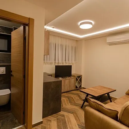 Perla Lux Aparthotel 4*