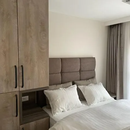 Aparthotel Perla Lux Indija