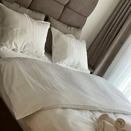 Perla Lux * Indija
