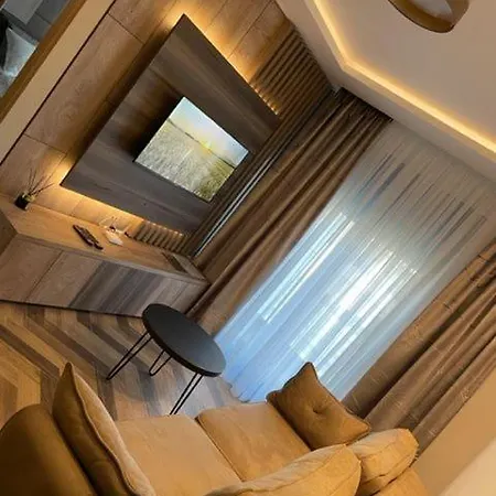 Perla Lux Aparthotel 4*