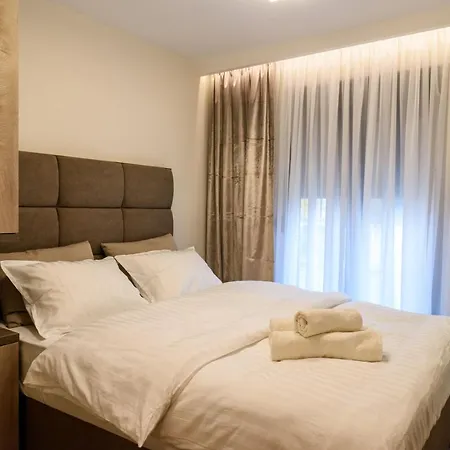 Perla Lux Aparthotel *