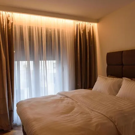 Aparthotel Perla Lux Indija